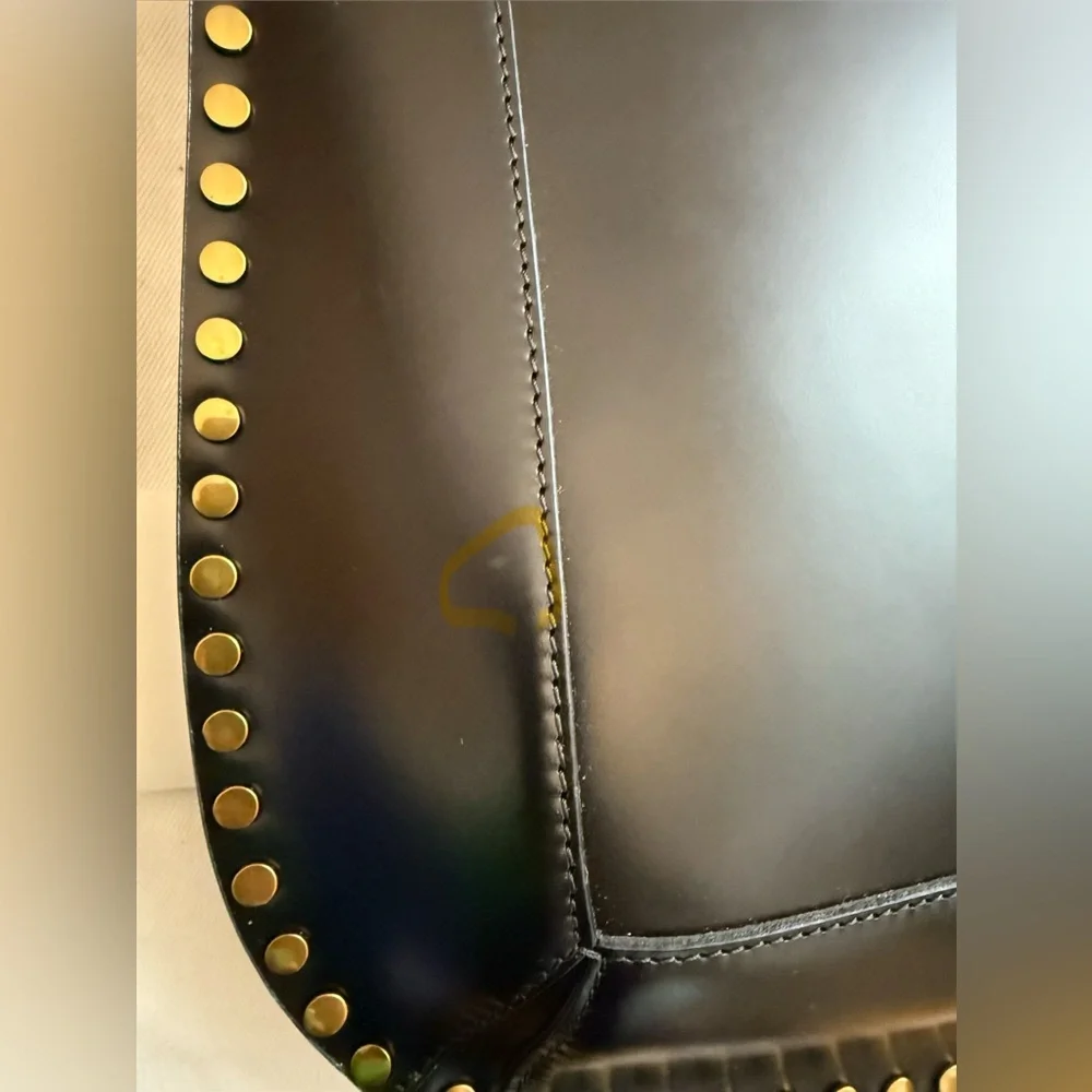 ISABEL MARANT
Oskan Leather Shoulder Bag in black - Picture 12 of 16